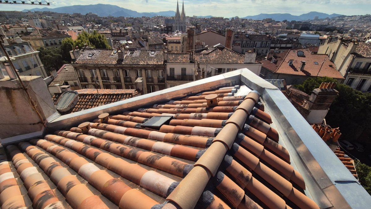 Rénovation couverture dans le 1er arrondissement de Marseille avec tuiles DCL